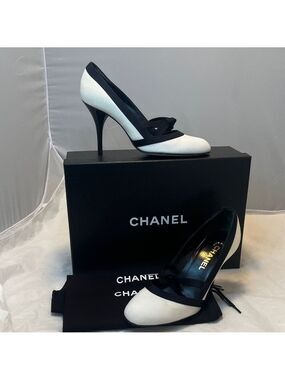 Chanel Interlocking CC High Heel Pumps